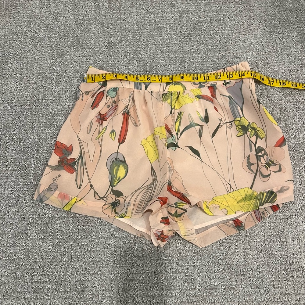 🌴 H&M Silky Floral Print Blouse And Shorts Set - Picture 13 of 14